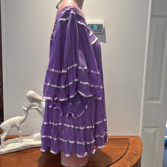 Pretty purple women’s top with white satin ribbon. - Picture 5 of 5